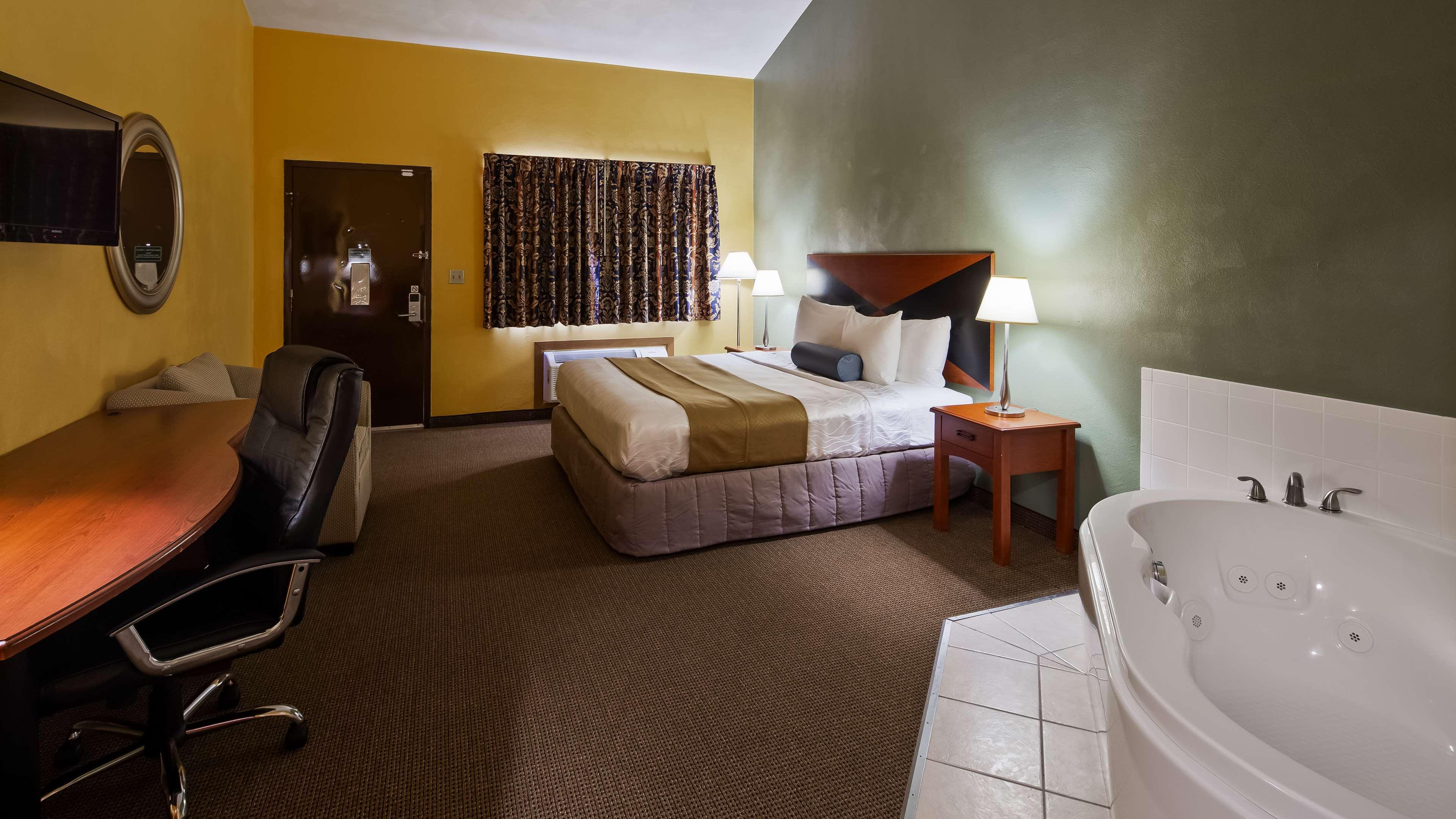 Surestay Hotel By Best Western Greenville Exterior photo